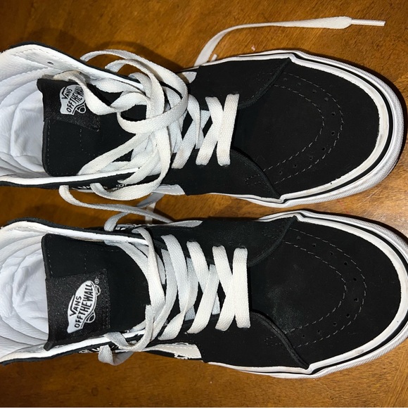 Vans - Picture 2 of 6